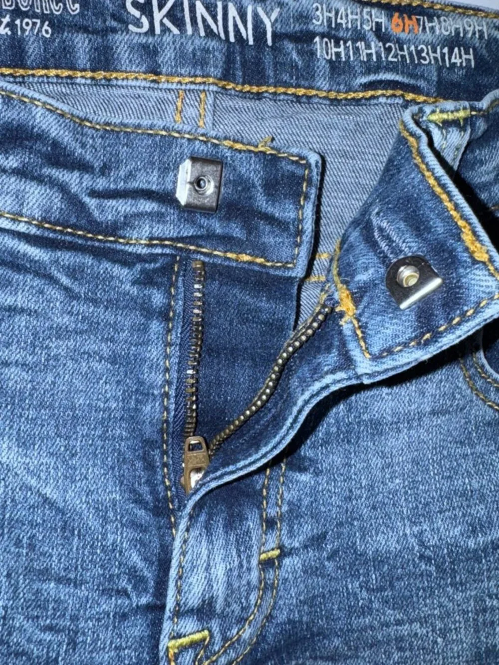Gymboree Skinny distress blue jeans Boys size 6-7